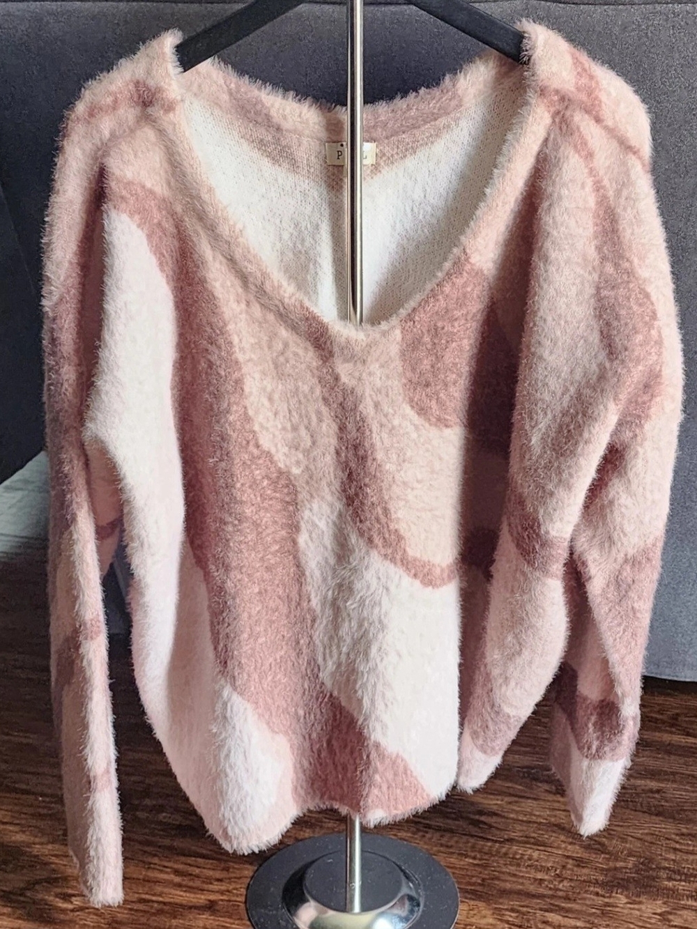 Plush Chunky V-Neck Sweater in Blush Pink & Cream POL Medium